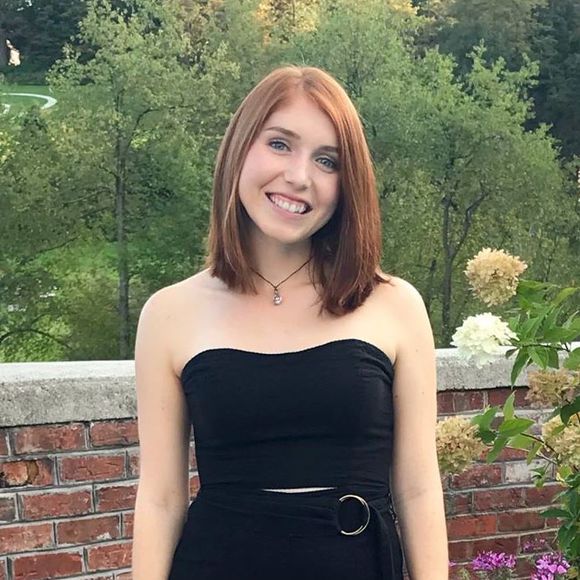 Meet your Posher, Gabriella - Picture 1 of 1